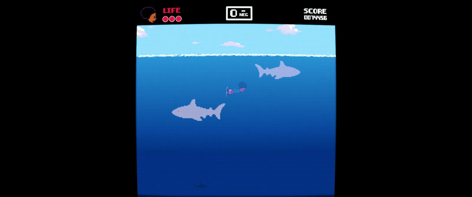 Écran d'un jeu vidéo en pixels, un nageur entre deux requins